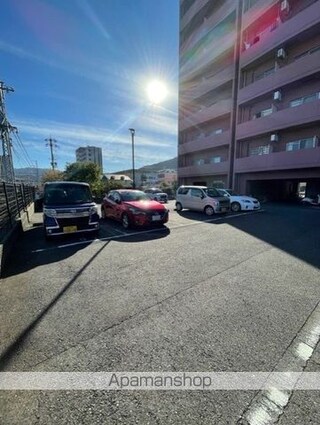 ミラージュ大津京[1K/24.9m2]の駐車場2