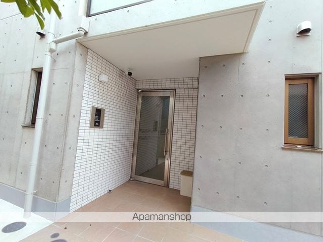 フウキパレス東山本新町の玄関写真
