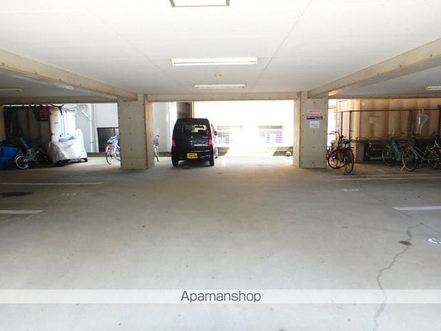 田原ビルの玄関写真