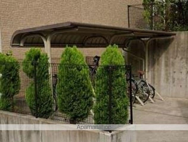 レオパレスアイリスの玄関写真