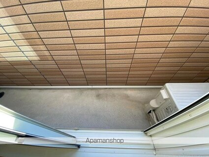 香川県高松市鶴市町[1R/32.94m2]のバルコニー