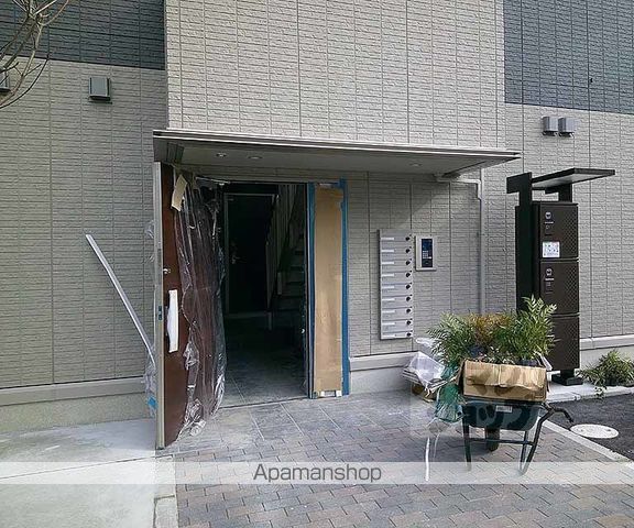 フロレゾン北花山Aの玄関写真