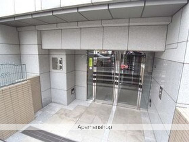 パレステュディオ赤坂の玄関写真
