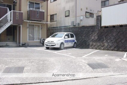 メゾン寿志[2K/34.89m2]の駐車場