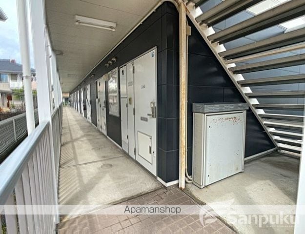 レオパレスブランはじめの玄関写真