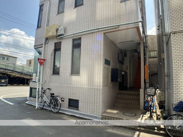 プラーズ相模原IIの玄関写真