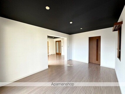 福岡県福岡市南区寺塚１丁目[4LDK/129.35m2]のリビング・居間3