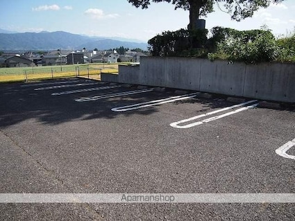 長野県伊那市荒井[2LDK/56.19m2]の駐車場1