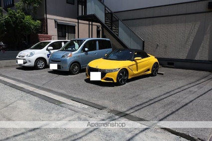 サンライフ多治米[2DK/40.92m2]の駐車場