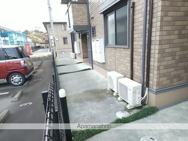 リビングタウン家代の里 Cの玄関写真