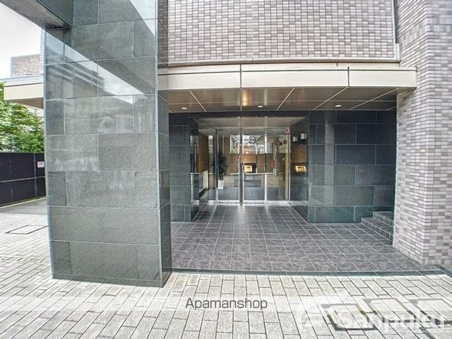 アルファステイツ三番町の玄関写真