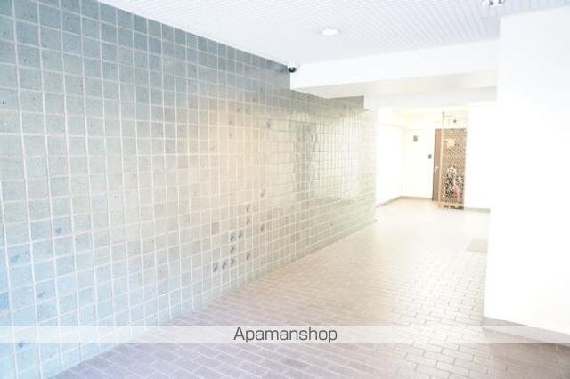 東京都新宿区中落合１丁目[3LDK/71.58m2]のエントランス1