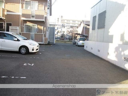 メゾン２１[1R/29.16m2]の駐車場2