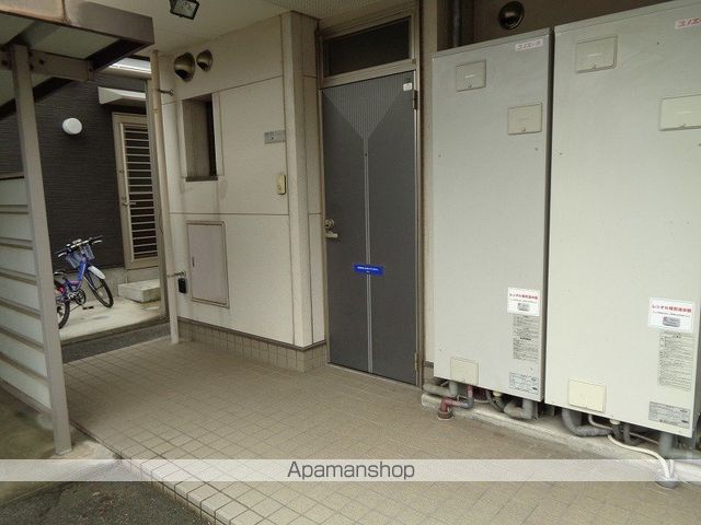 あさだA・Bの玄関写真