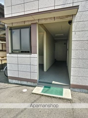 TONAMIハイツの玄関写真
