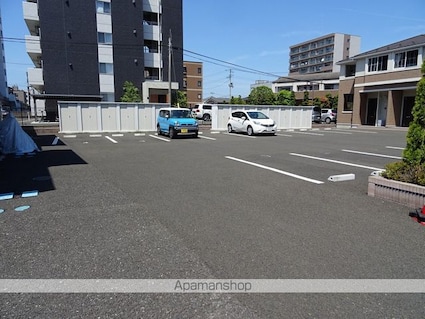 アネックス六丁の目Ⅰ[1LDK/44.95m2]の駐車場1