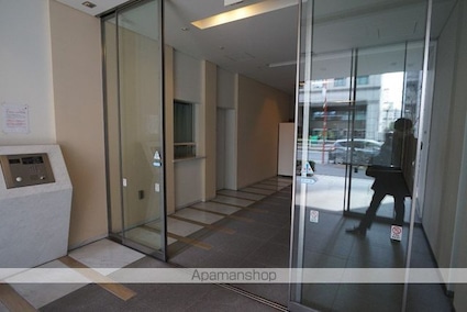 トレステージ四谷[1K/31.51m2]のエントランス