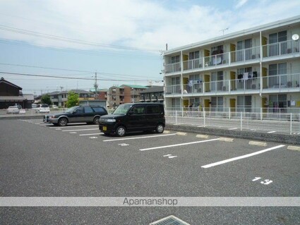 レオパレスＥｆｉｎｉ　Ⅱ[1K/23.18m2]の駐車場