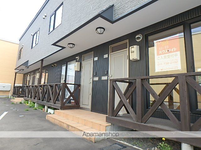 マイルストーン里塚A棟の玄関写真