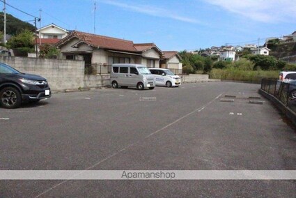 レオパレスまつおか[1K/28.02m2]の駐車場1