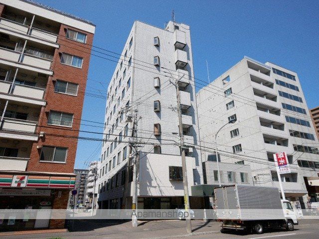 クィーン南5条の外観写真