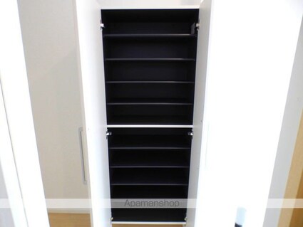 グランディール本町Ａ[1R/30m2]の収納