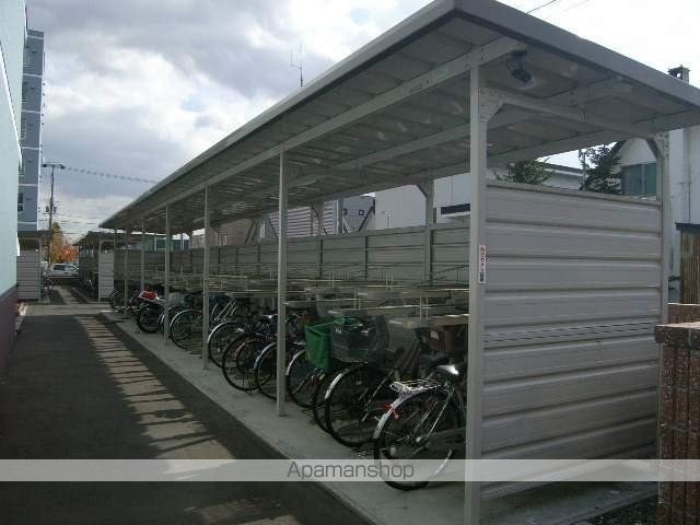 コスモロイヤル東苗穂B棟の玄関写真