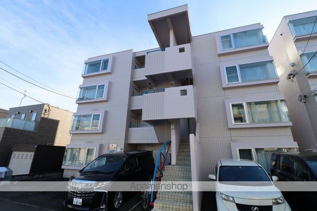 ビッグバーンズマンション北郷IIIAの外観写真