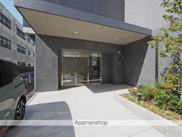 アーバングランデ新大阪の玄関写真