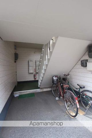 西村コーポの玄関写真