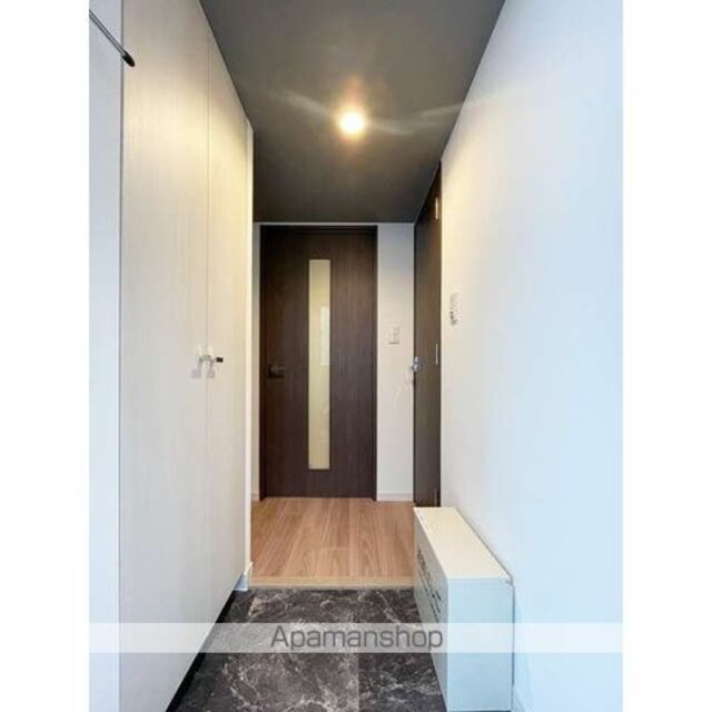 ウェルスクエアイズム下北沢ＷＥＳＴ[1SLDK/40.42m2]の玄関