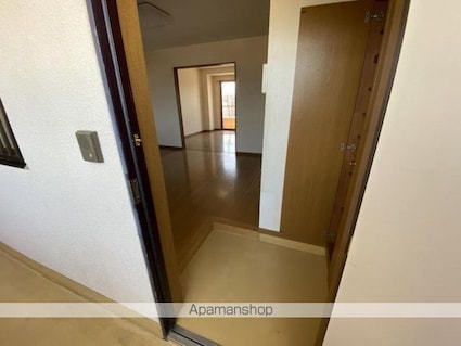 ビージョイマンション５号館[2LDK/50.56m2]の玄関