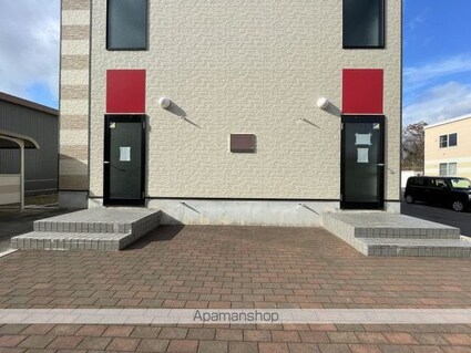 レオパレスひまわり　Ⅲ[1K/23.18m2]のエントランス