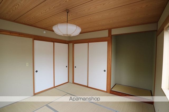 浜松市中央区 2階建 築26年の内装写真