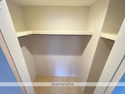 リヴァージュ竜王[1LDK/48.54m2]の収納