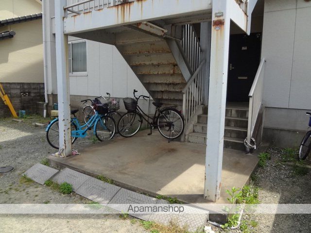 今宿西城コーポの玄関写真