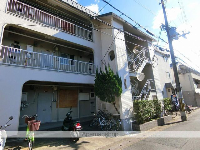大宅マンションの外観写真