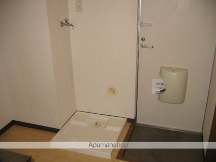 キャドック[1K/22.34m2]の玄関