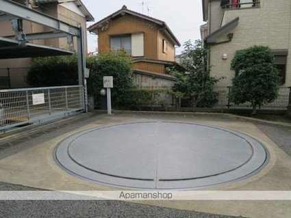 パインツリーコート[3DK/64.81m2]の駐車場2