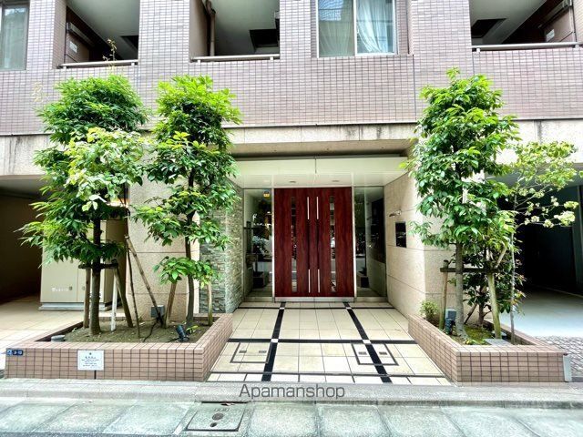 レジディア日本橋浜町の玄関写真
