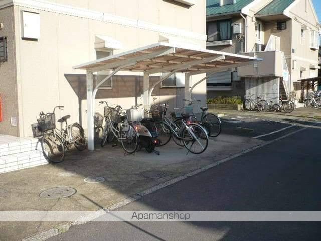 サンヴィレッヂ宮久保Bの玄関写真