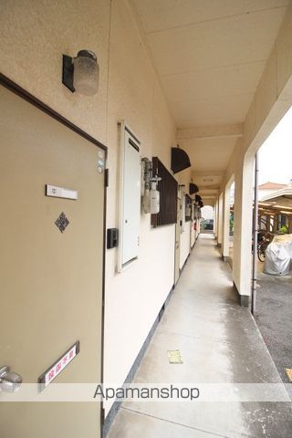 B・フォレストVIの玄関写真