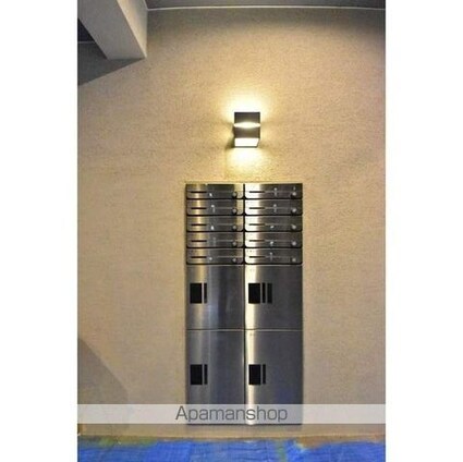 モダンテラス南青山[1LDK/26m2]の共用部1