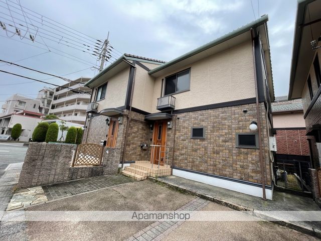 松山タウンハウス C棟の外観写真