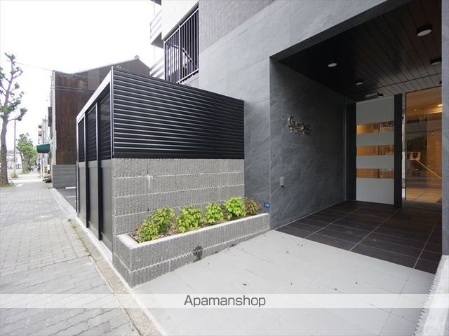 GRANDUKE代官町REVERSOの玄関写真