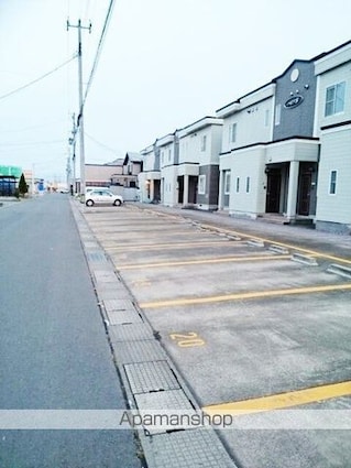 ハピアＡ棟[2K/48.62m2]の駐車場