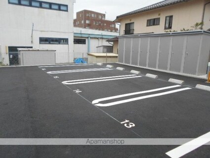 ベラ・ルーチェ[1LDK/32.61m2]の駐車場