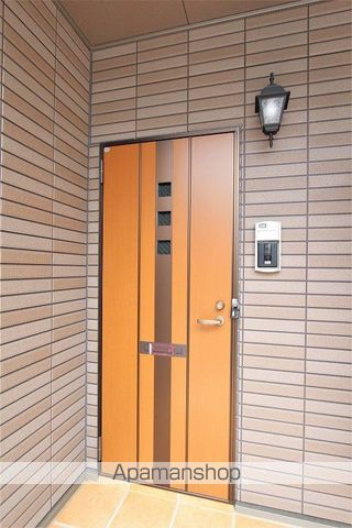 ベネヴォレンテBの玄関写真