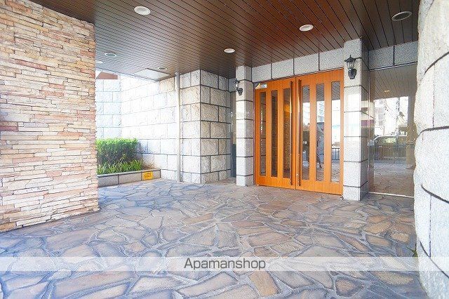 グランド・ガーラ横浜伊勢佐木町の玄関写真