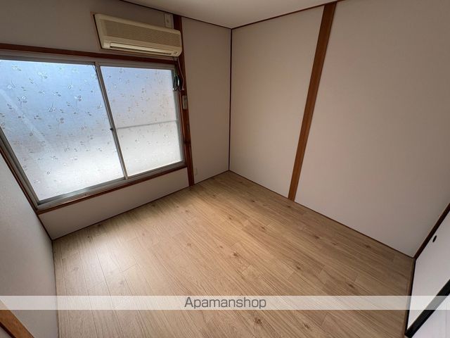 布市町1−5−4貸家の内装写真